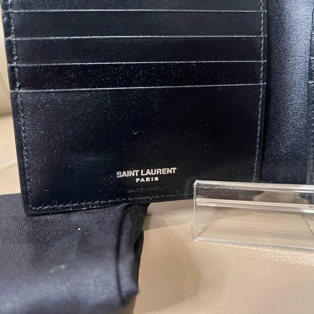 Saint Laurent Cassandre East/West wallet in smooth leather - Picture 10 of 11